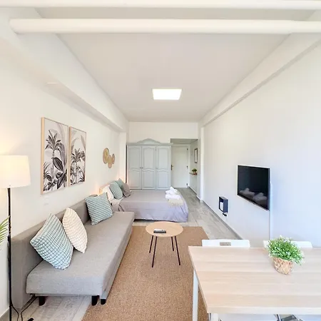 Apartment Cozy With Pool Acuario